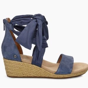 Ugg Wedge Ribbon Tie Sandal Size 9.5